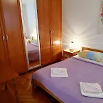 Appartamento With A Parking Space Losinj, Losinj - 23520 *